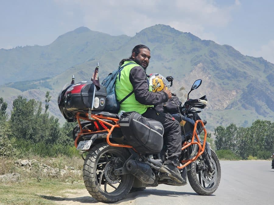 KTM on the Srinagar road